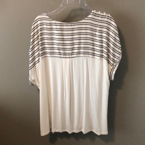 Short sleeve top - Picture 2 of 2